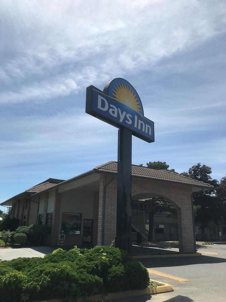 Days Inn By Wyndham Richland Exteriör bild